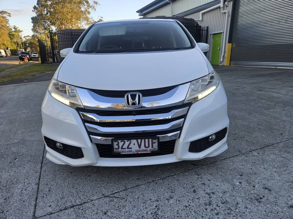 2015 Honda Odessey Vti- L Luxury 3.jpg